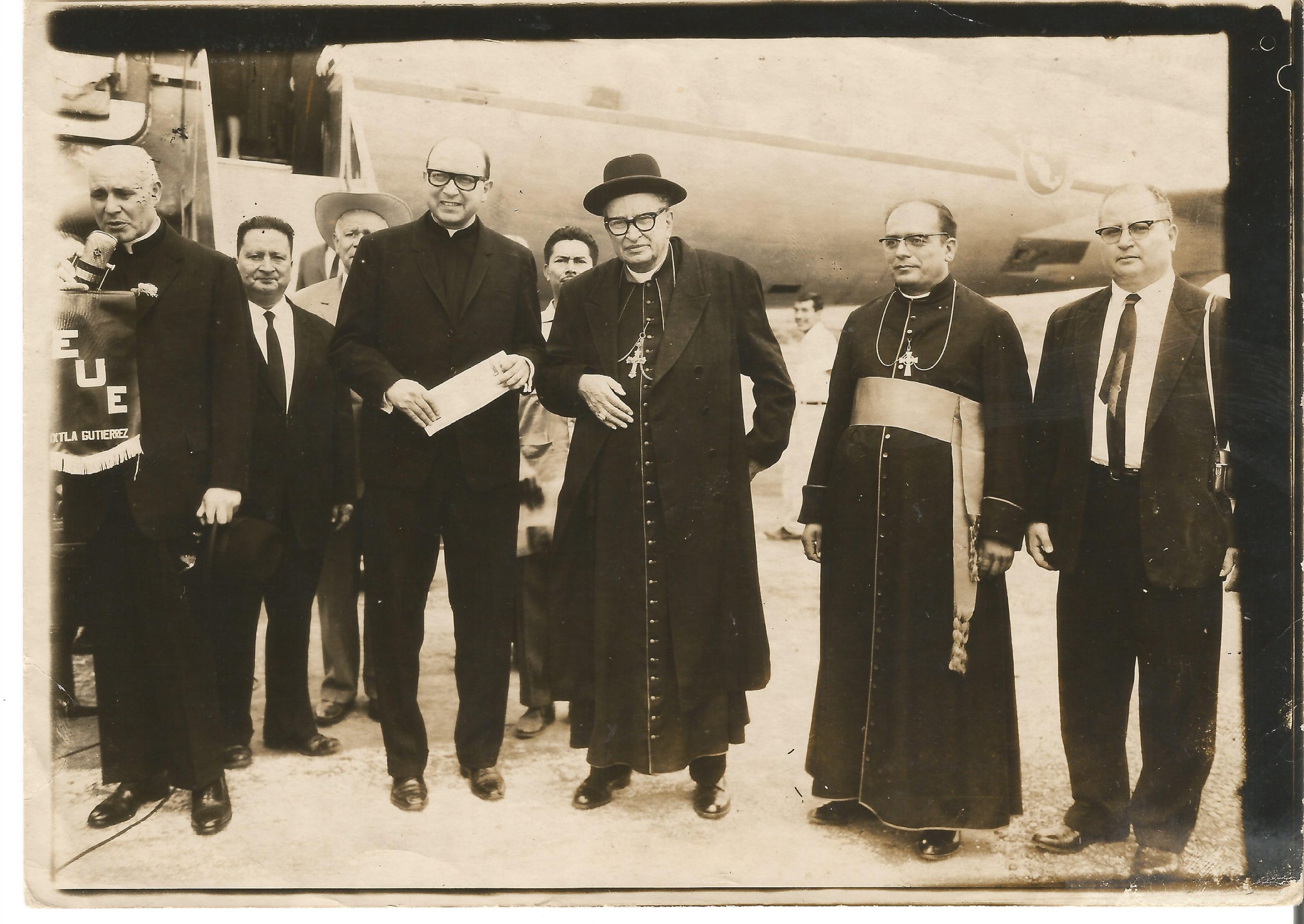 Copia de 1965 llegada de Mons. José Trinidad